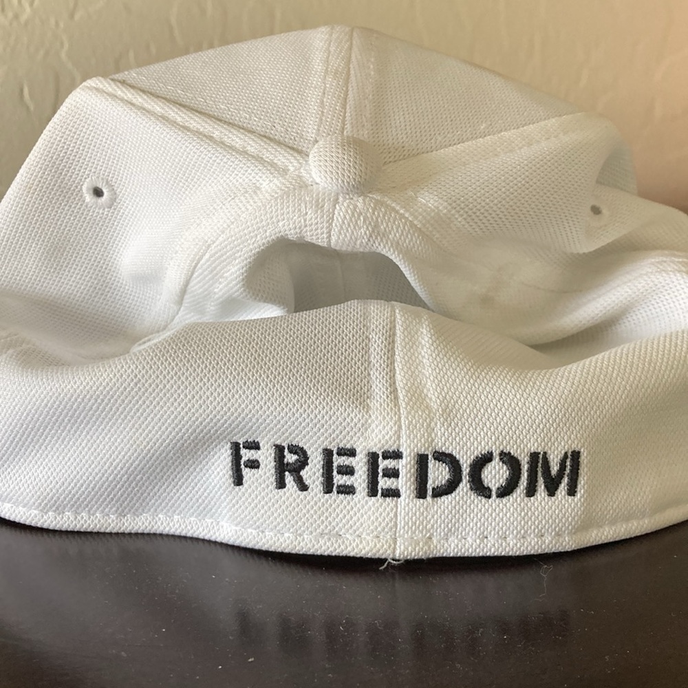 COPY - Under Armour, freedom hat - Picture 2 of 7